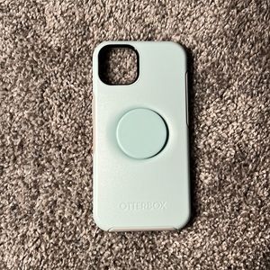 Barely used iPhone 13 OtterBox case with pop socket